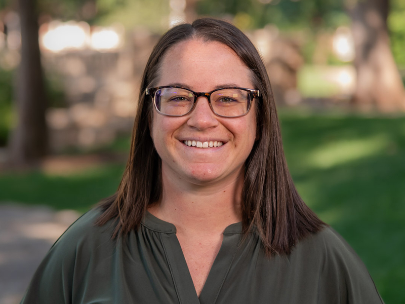 Gabby Gomez headshot