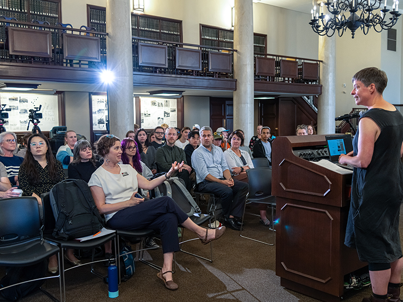 Jennifer Borland asking a question