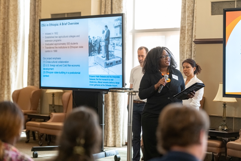 Presentation by Environmental Hum group